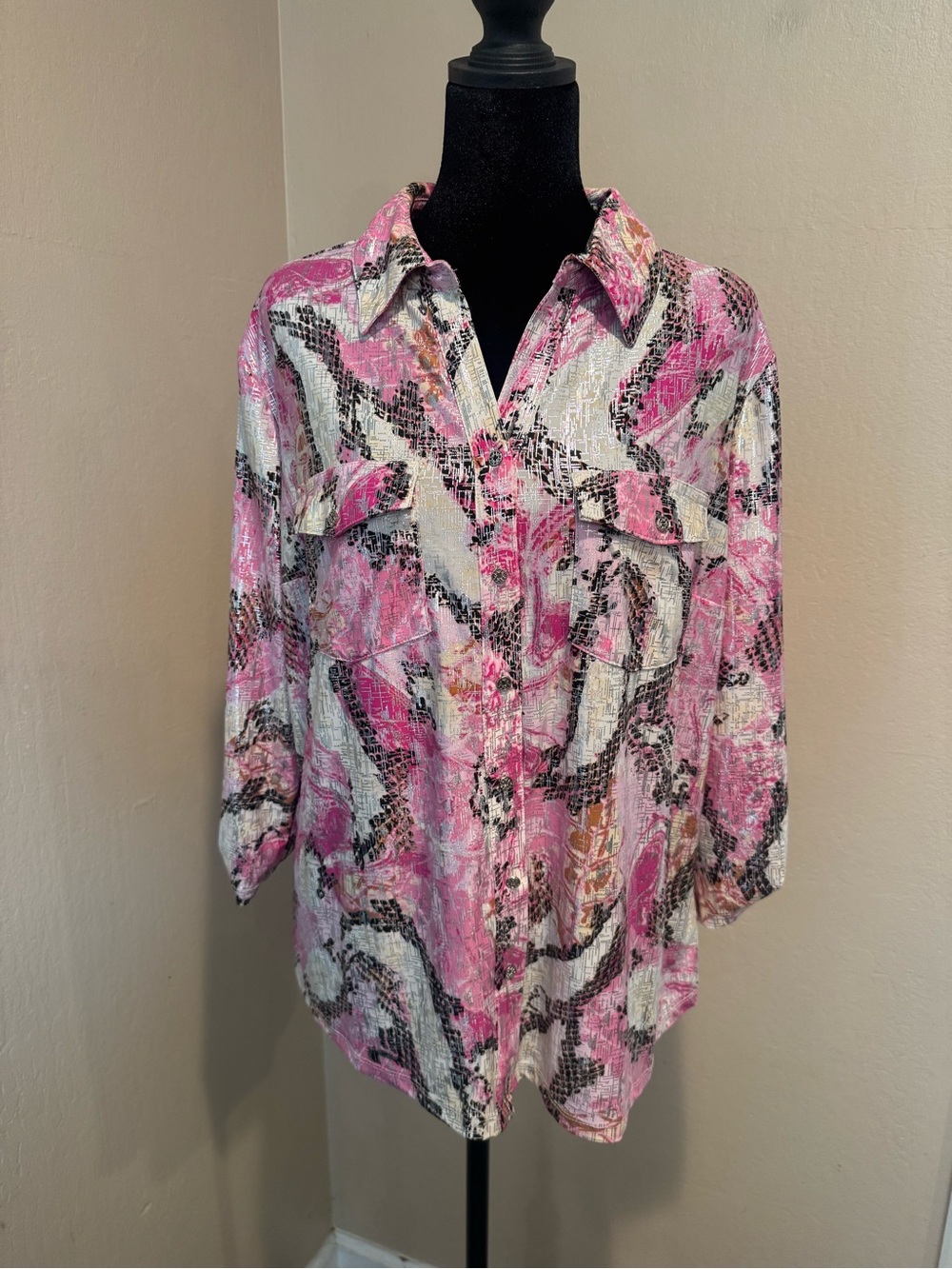 Comfy Pink, Black and Silver Snake Skin Like Print Button-Down Shirt 3/4 sleeves